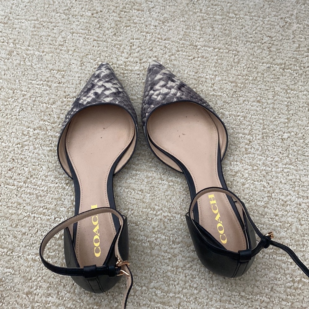 Coach flats